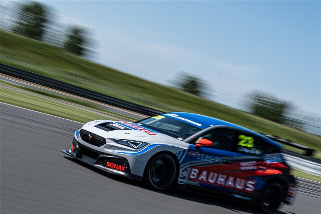 Jan Magnussen topper sæsonens første kvalifikation i TCR Denmark.
(Foto: TCR Denmark)